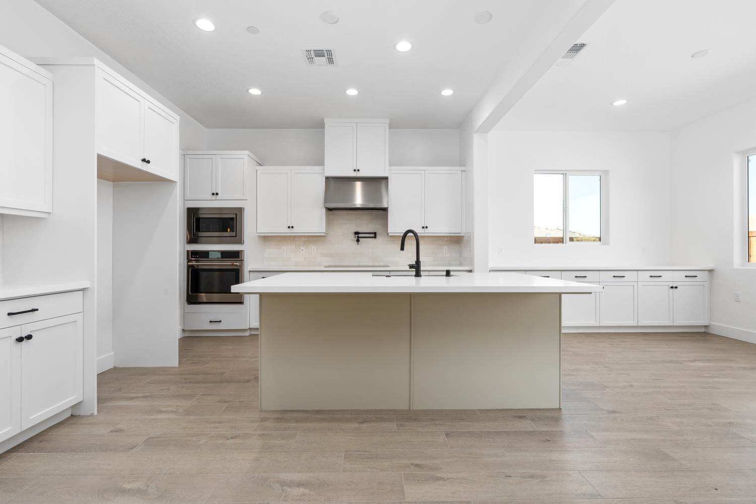 4527 Iron Creek Ct, Friant, CA 93626