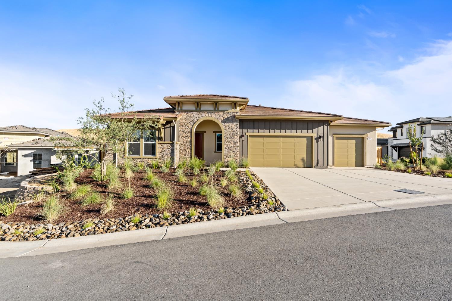 4527 Iron Creek Ct, Friant, CA 93626