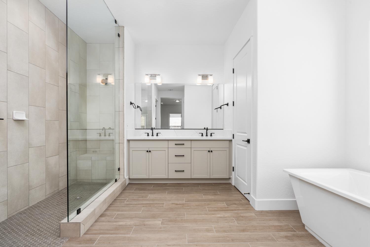 8388 Iron Creek Dr, Friant, CA 93626