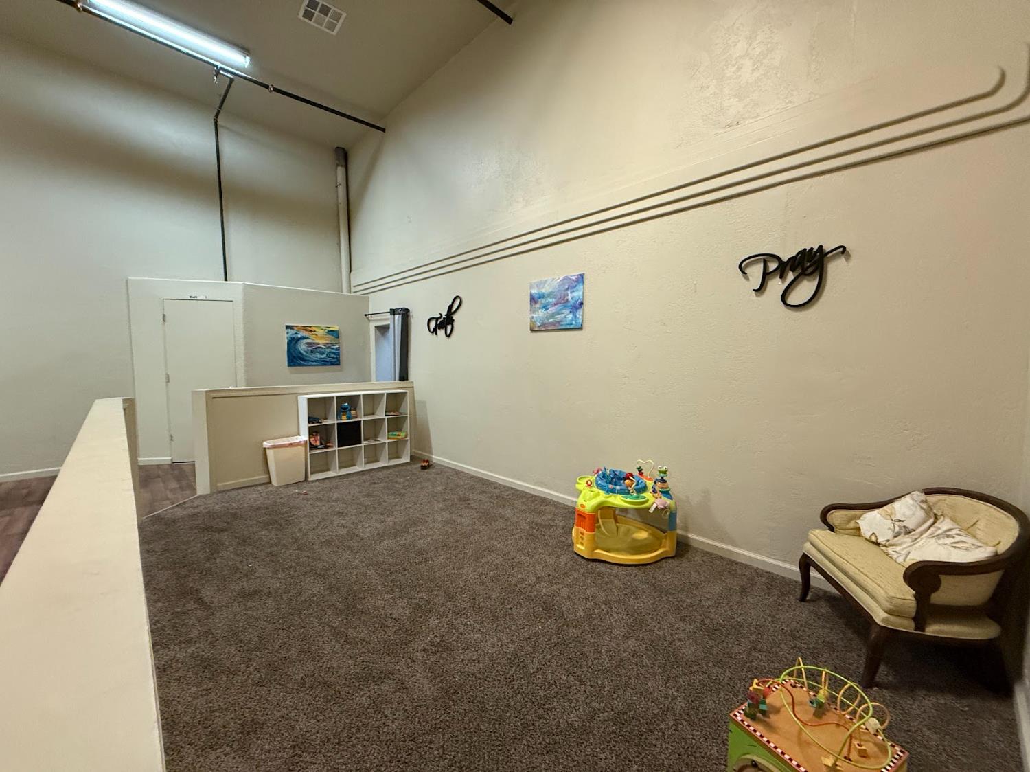 137 N L St, Dinuba, CA 93618