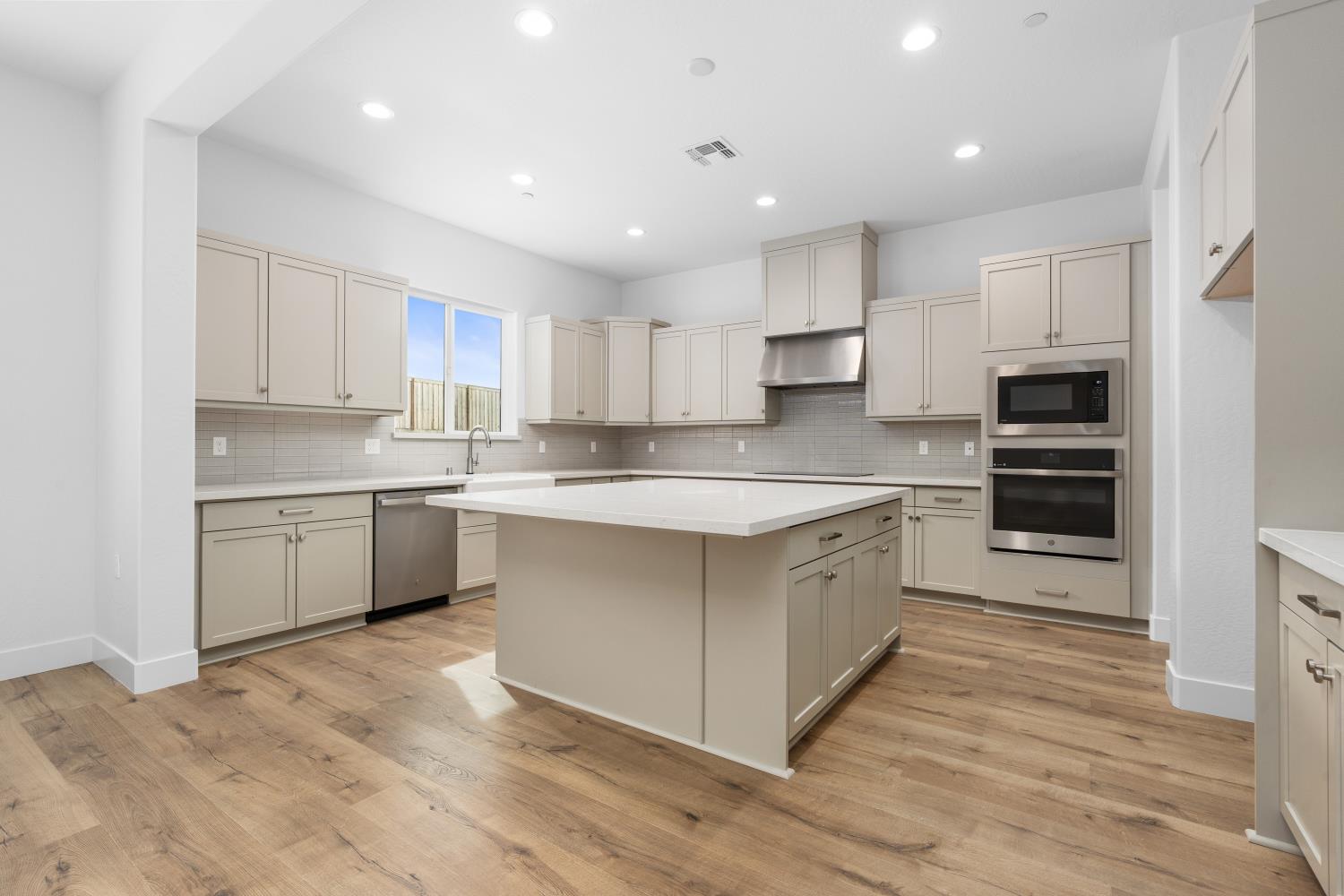 4522 Iron Creek Ct, Friant, CA 93626