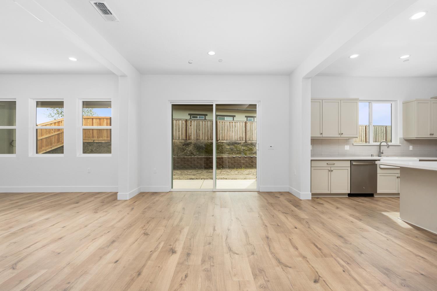 4522 Iron Creek Ct, Friant, CA 93626