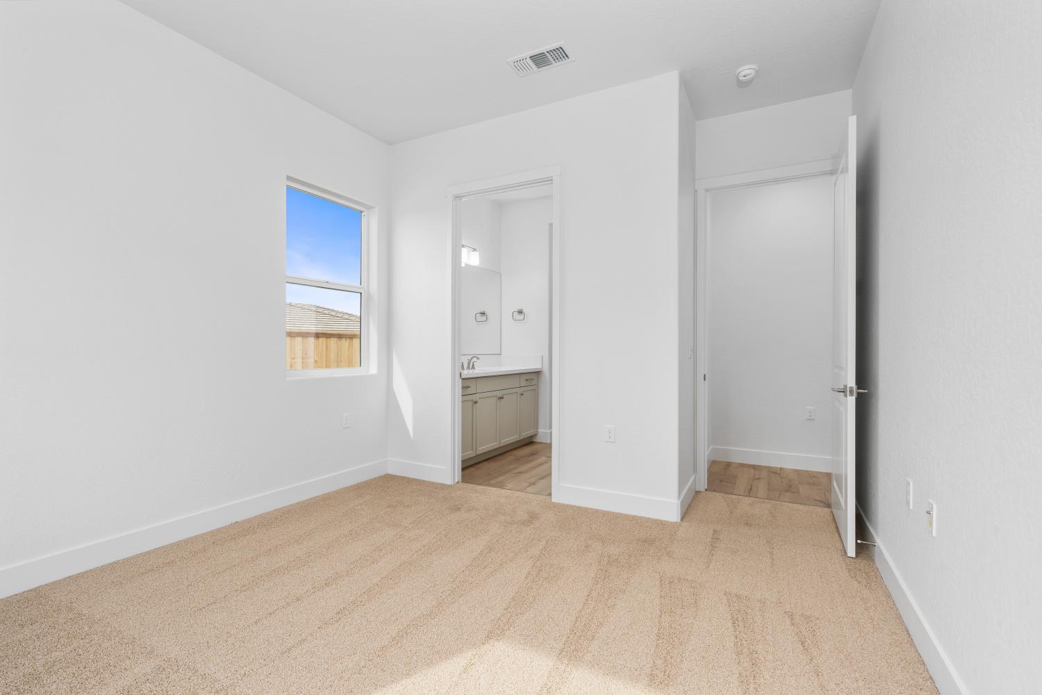 4522 Iron Creek Ct, Friant, CA 93626