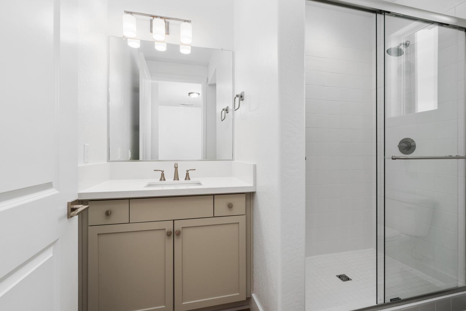 4522 Iron Creek Ct, Friant, CA 93626