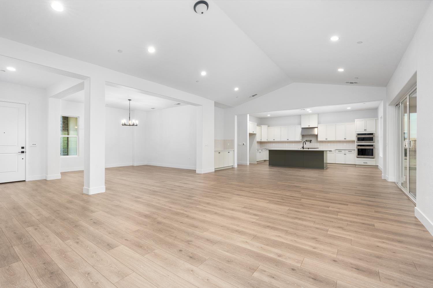 4511 Iron Creek Ct, Friant, CA 93626