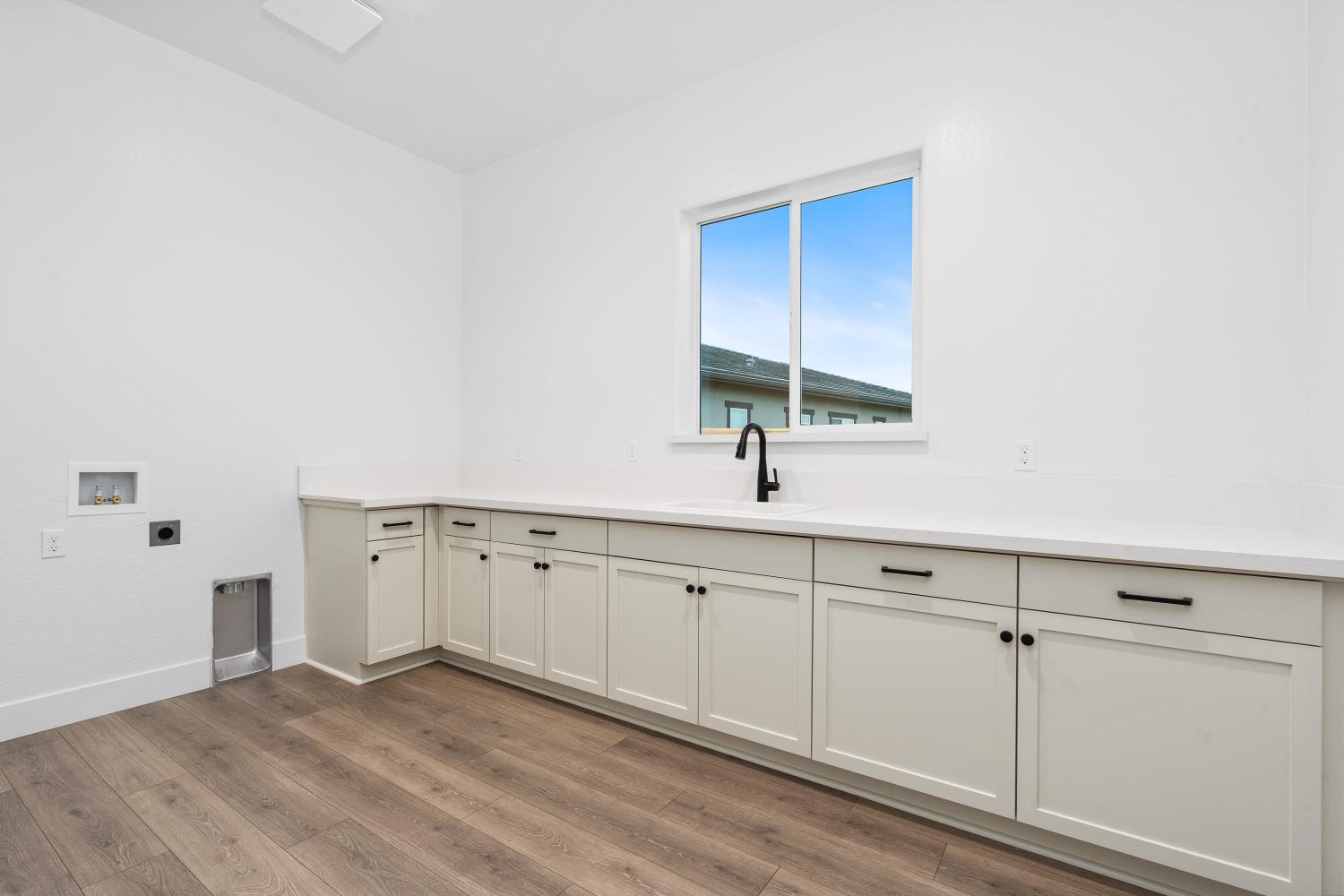 4511 Iron Creek Ct, Friant, CA 93626