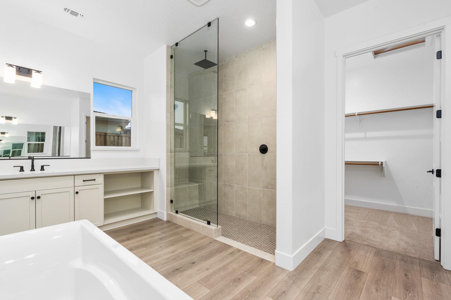 4511 Iron Creek Ct, Friant, CA 93626