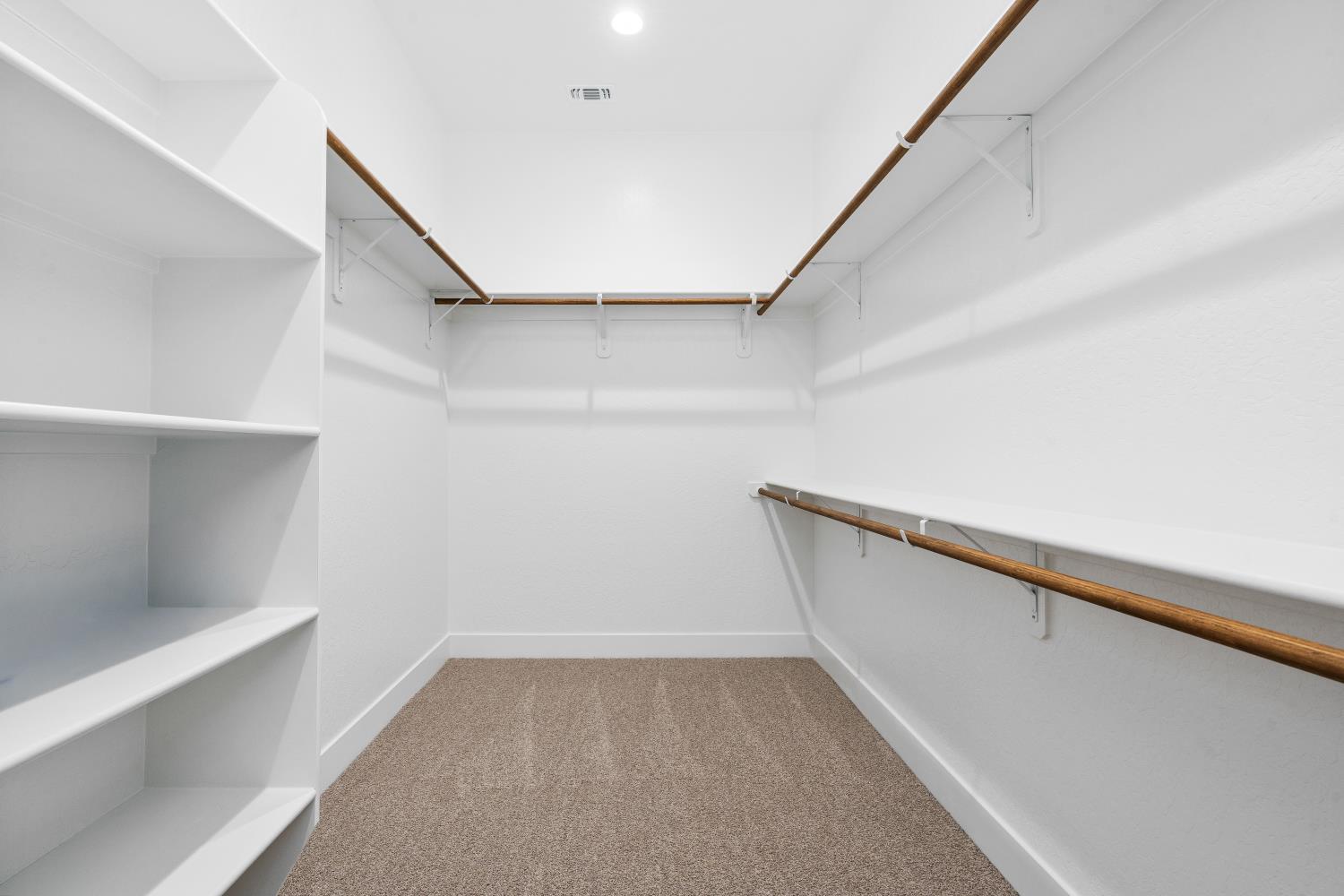 4511 Iron Creek Ct, Friant, CA 93626