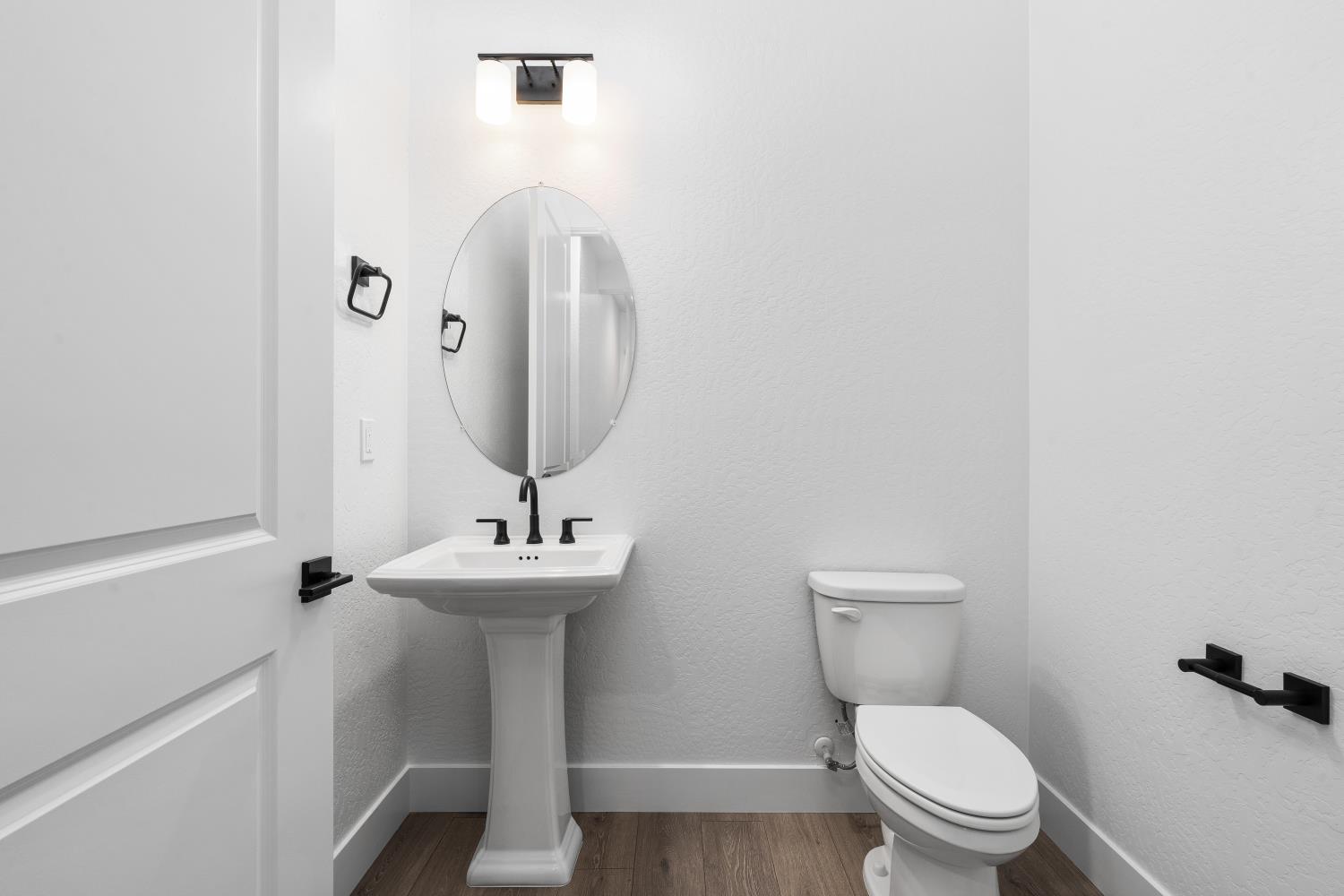 4511 Iron Creek Ct, Friant, CA 93626