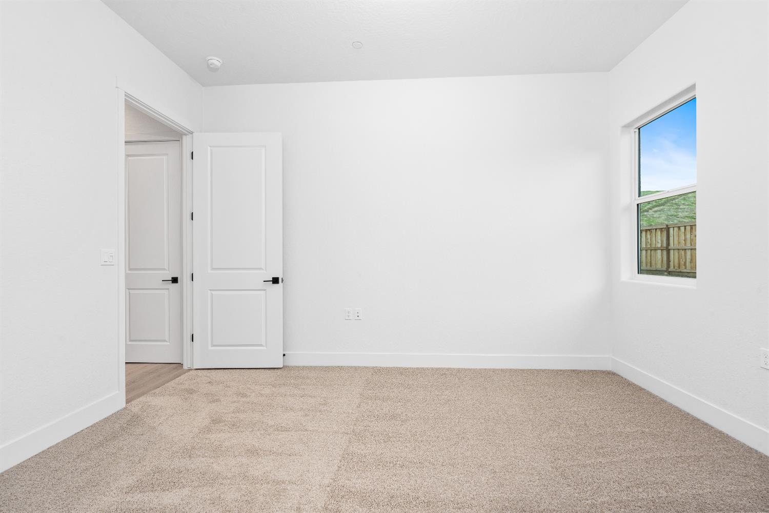 4511 Iron Creek Ct, Friant, CA 93626