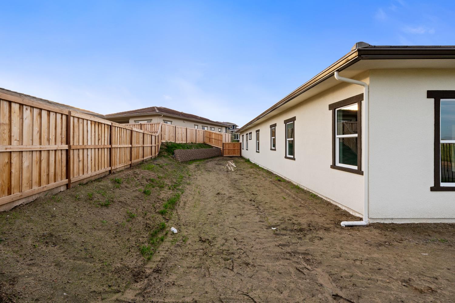 4511 Iron Creek Ct, Friant, CA 93626