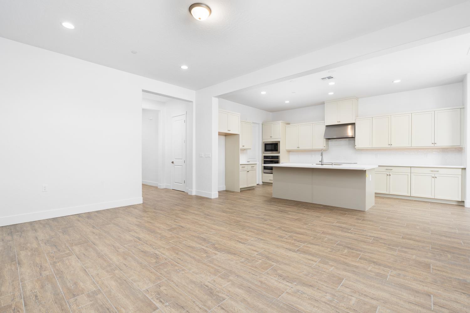 8168 Creek View, Friant, CA 93626