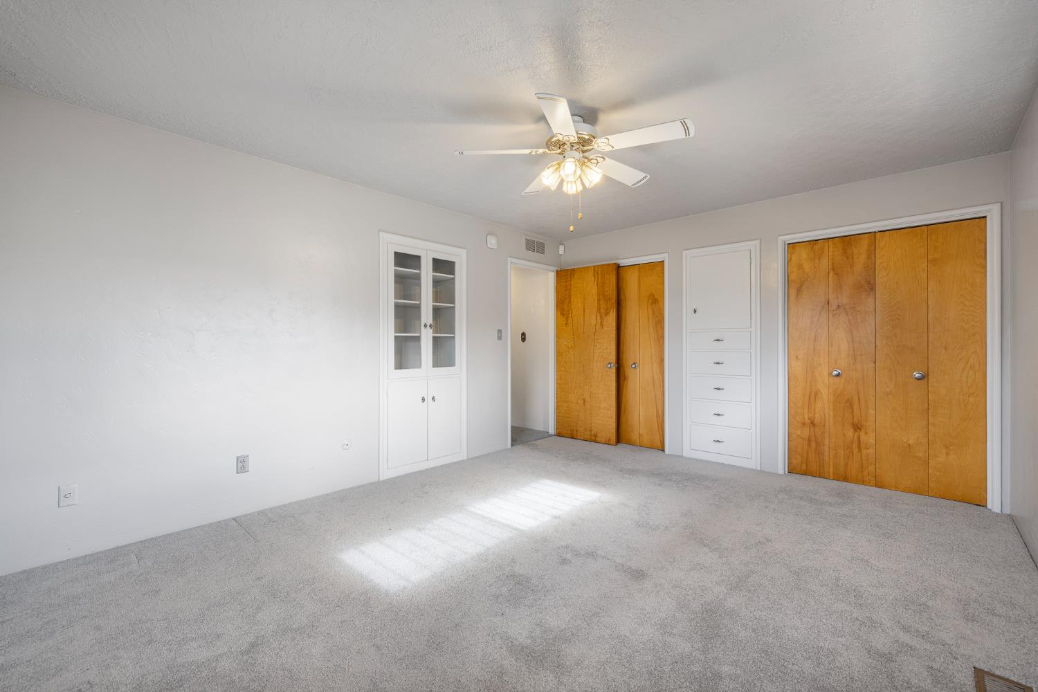 4948 E Townsend Ave, Fresno, CA 93727