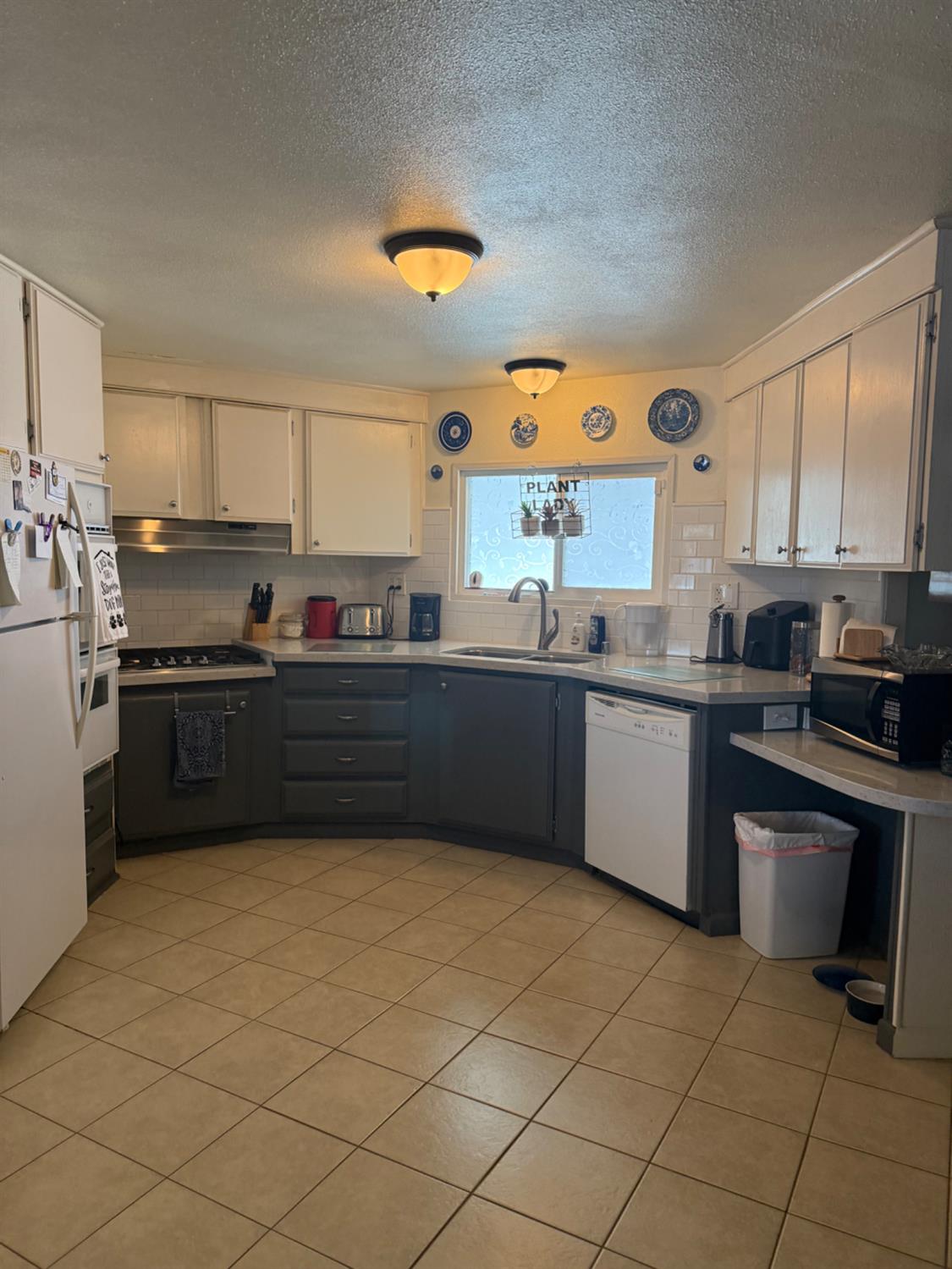 1500 W Villa #32, Clovis, CA 93612