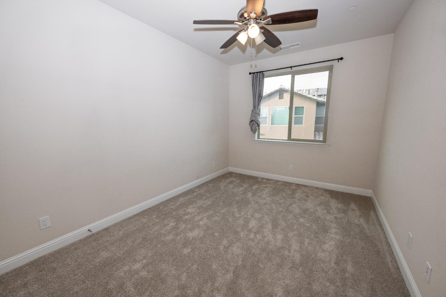 1634 E Autumn Sage Ave, Fresno, CA 93730