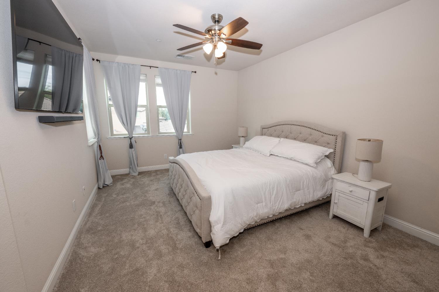 1634 E Autumn Sage Ave, Fresno, CA 93730