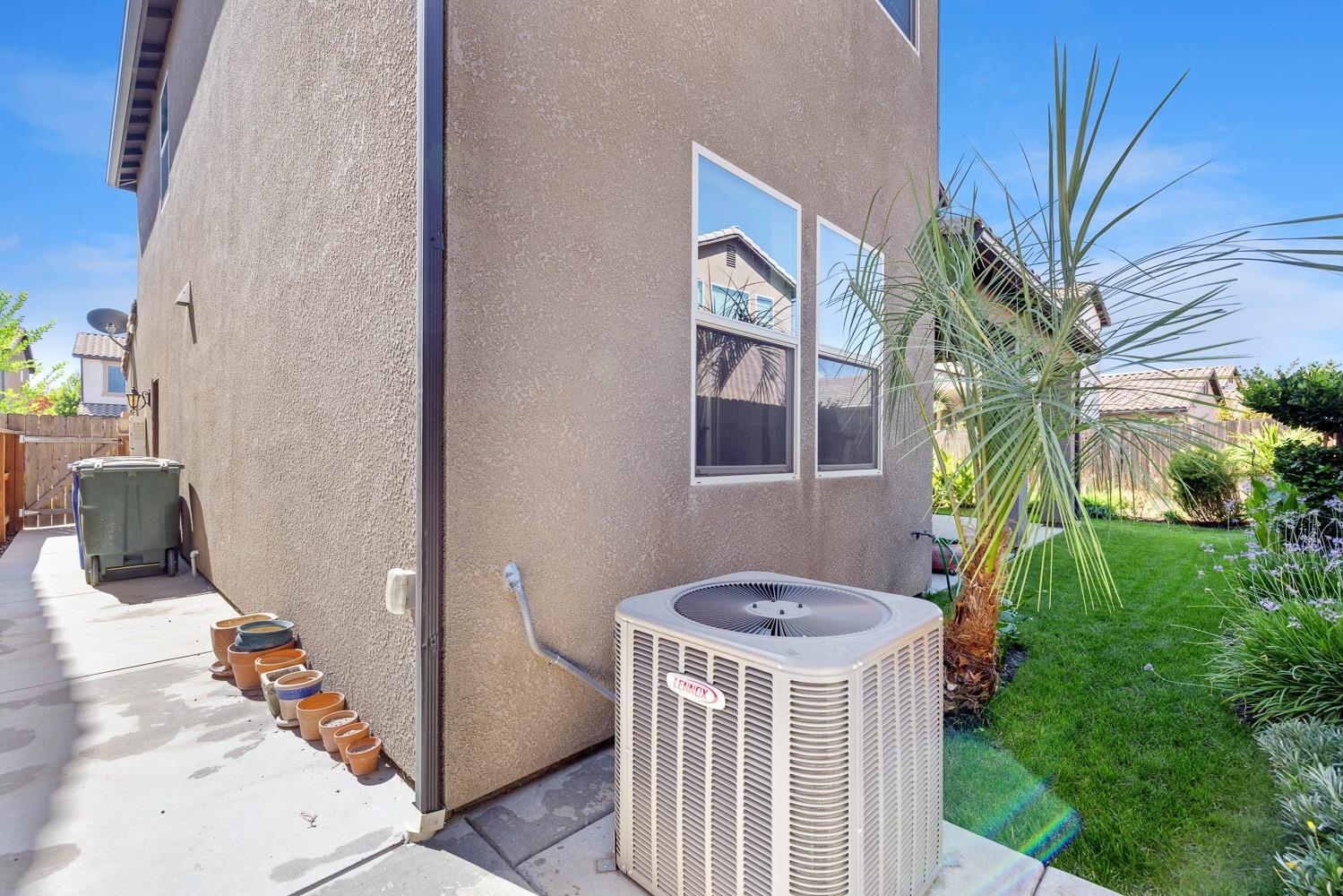 1634 E Autumn Sage Ave, Fresno, CA 93730