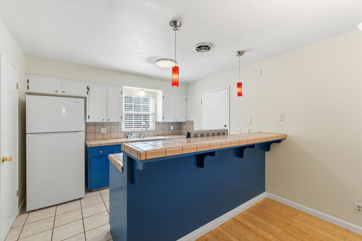 1203 Bundy Ave, Clovis, CA 93611