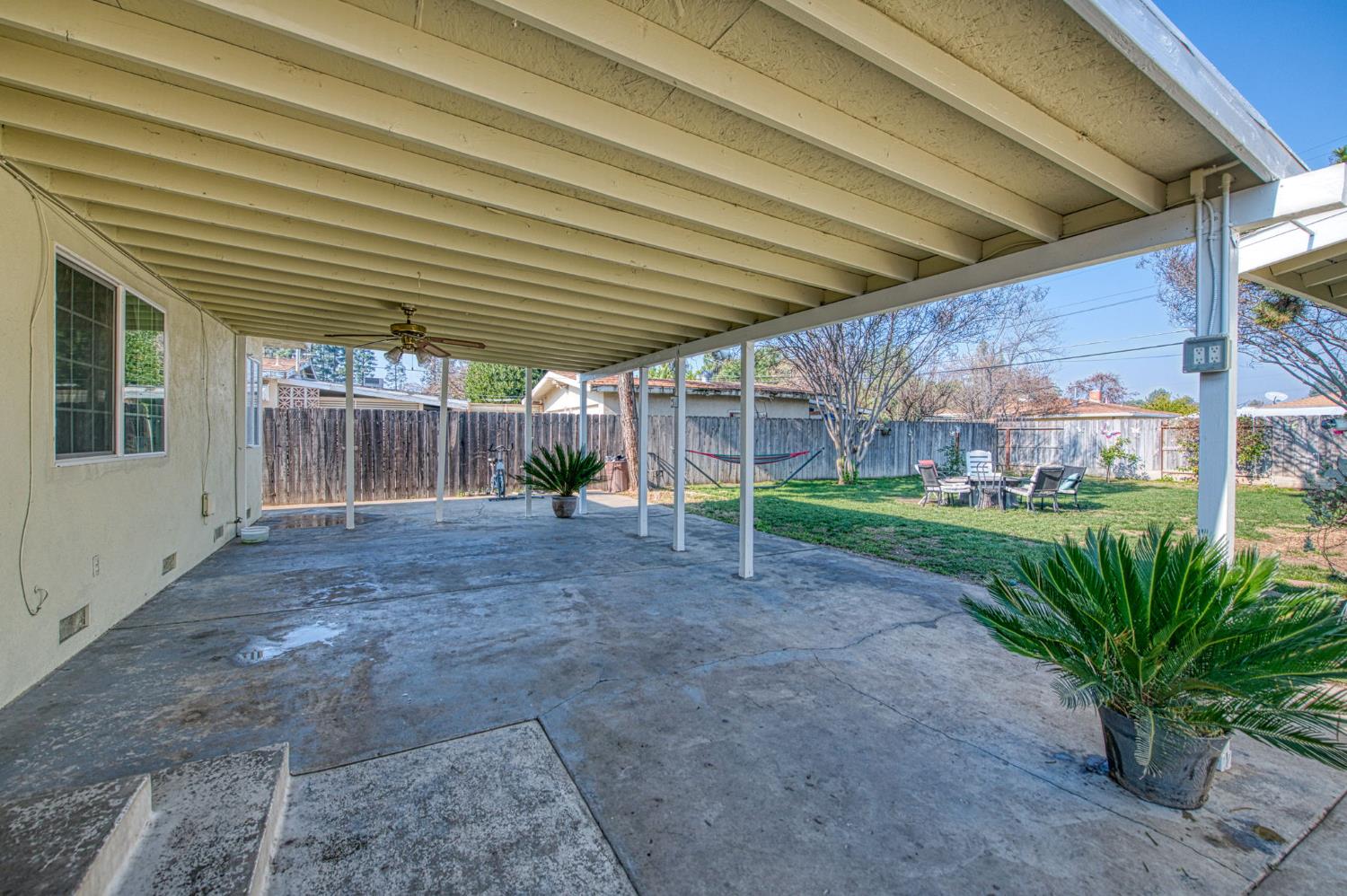 3233 E dakota, Fresno, CA 93726