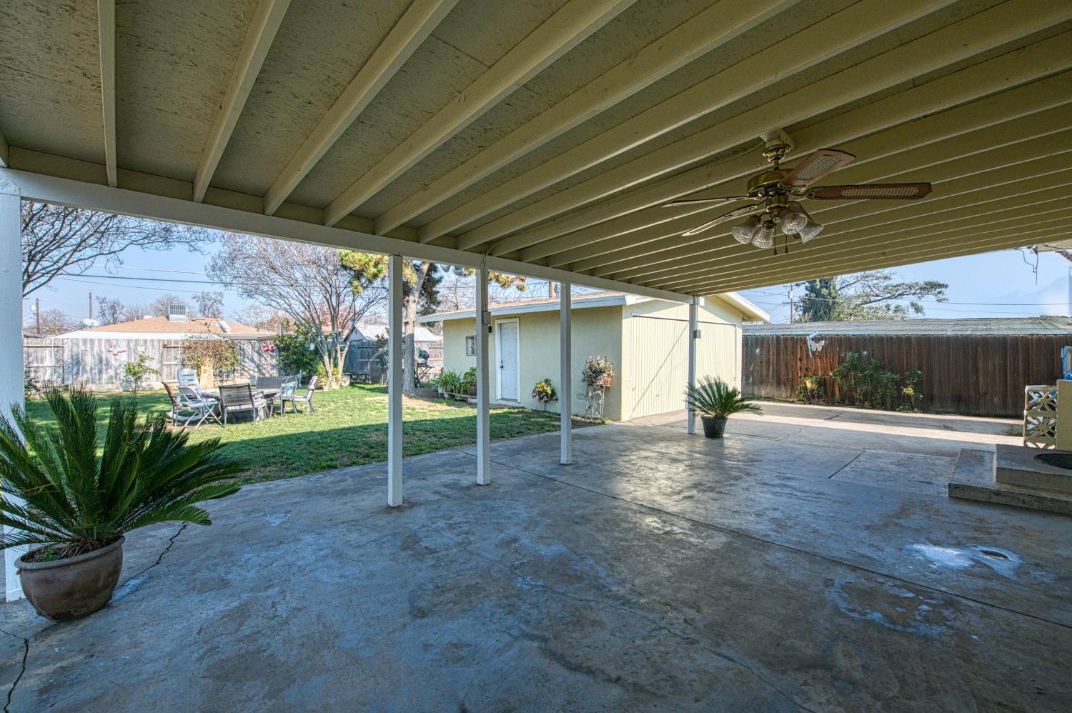 3233 E dakota, Fresno, CA 93726