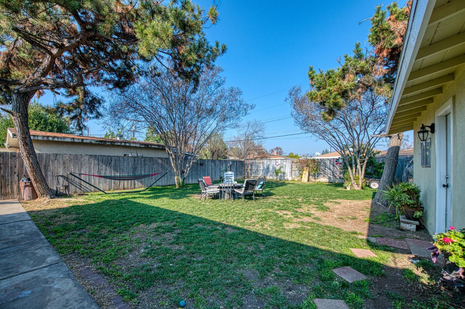 3233 E dakota, Fresno, CA 93726