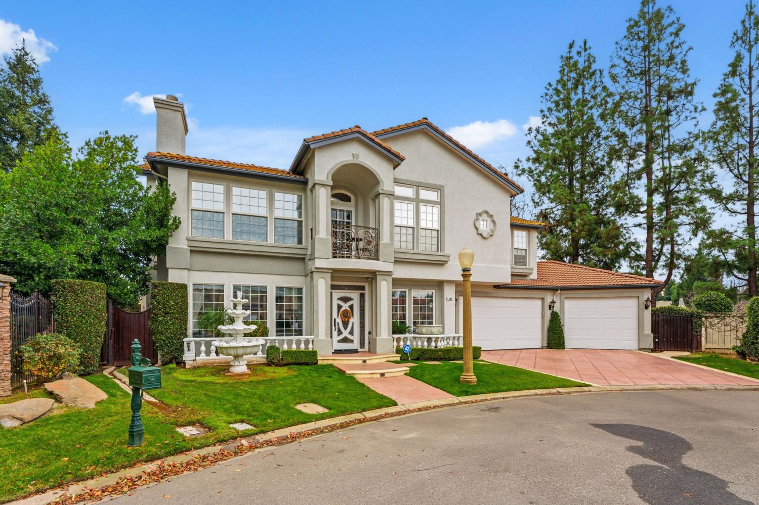 2689 E Sean Ave, Fresno, CA 93720