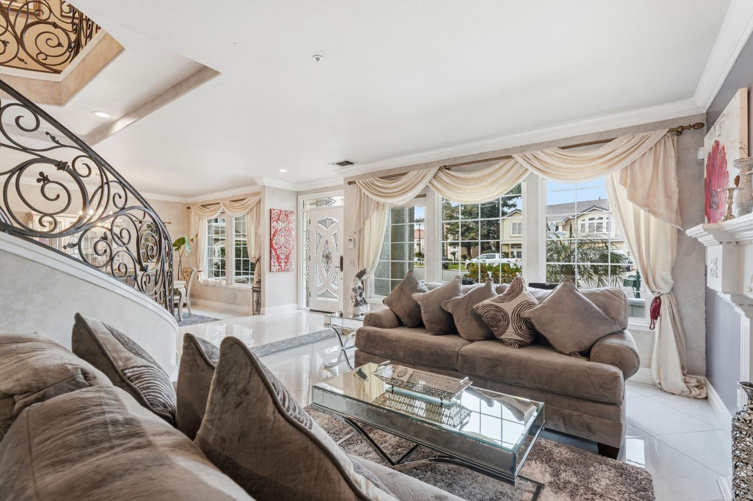 2689 E Sean Ave, Fresno, CA 93720