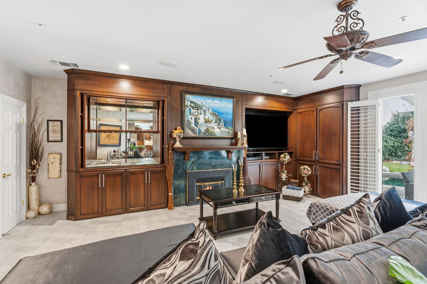 2689 E Sean Ave, Fresno, CA 93720