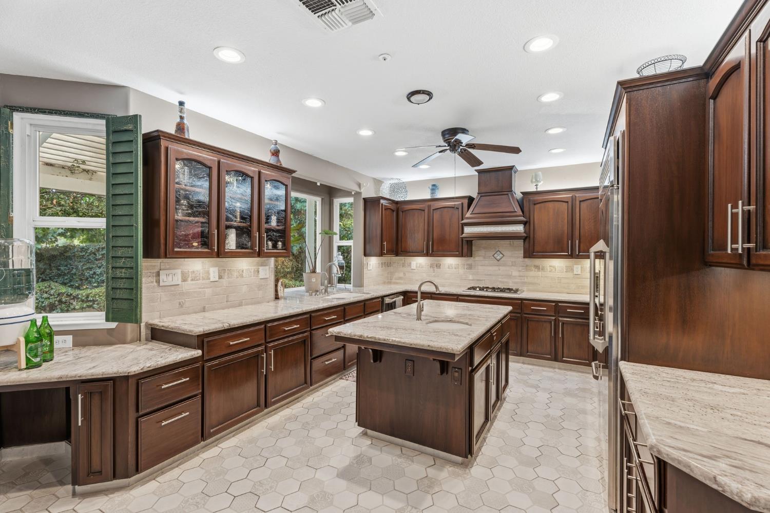 2689 E Sean Ave, Fresno, CA 93720