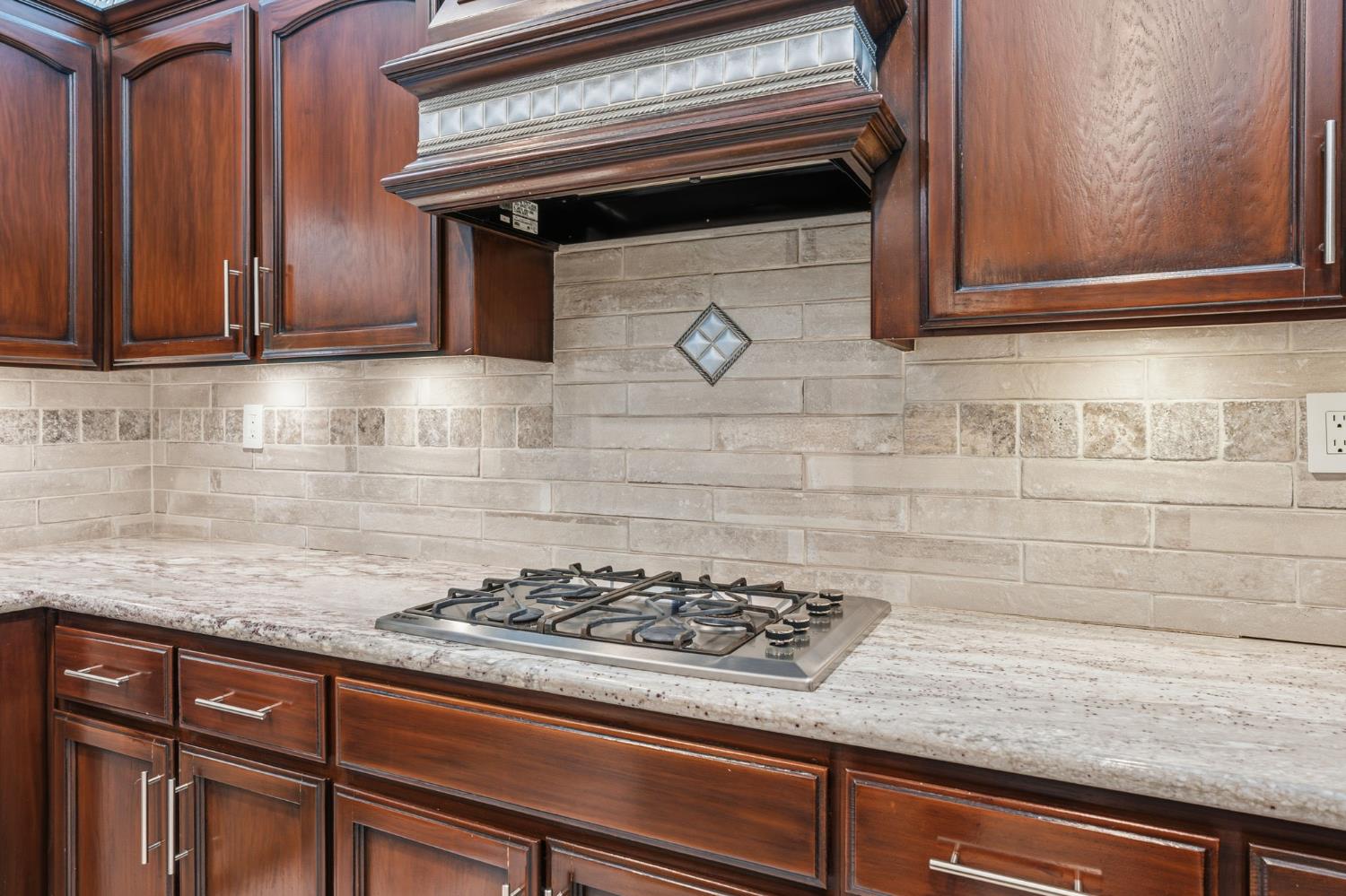 2689 E Sean Ave, Fresno, CA 93720