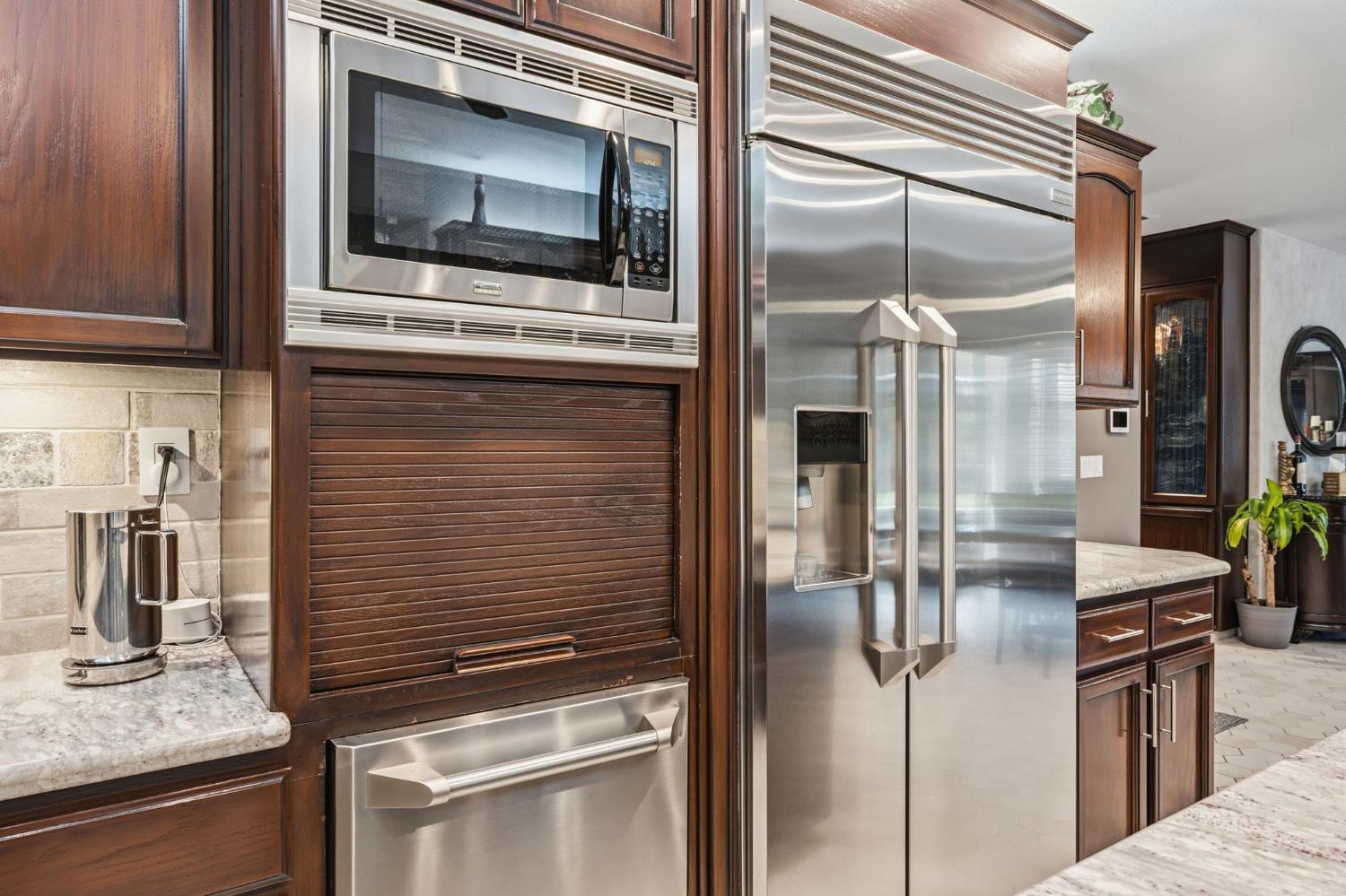 2689 E Sean Ave, Fresno, CA 93720