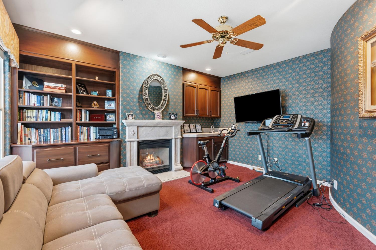 2689 E Sean Ave, Fresno, CA 93720