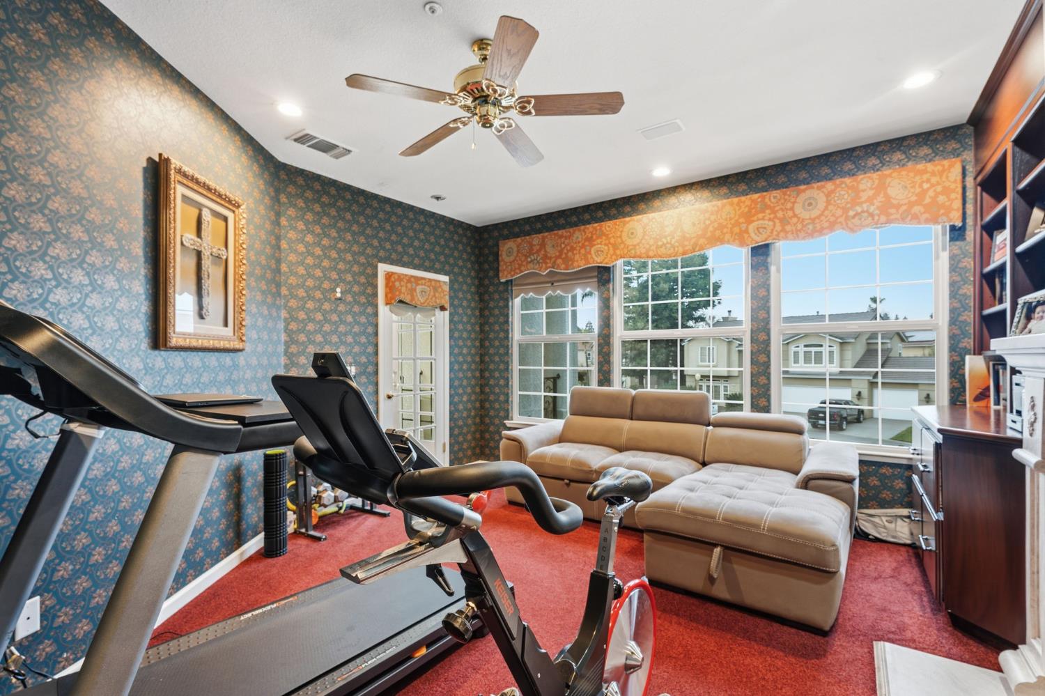 2689 E Sean Ave, Fresno, CA 93720