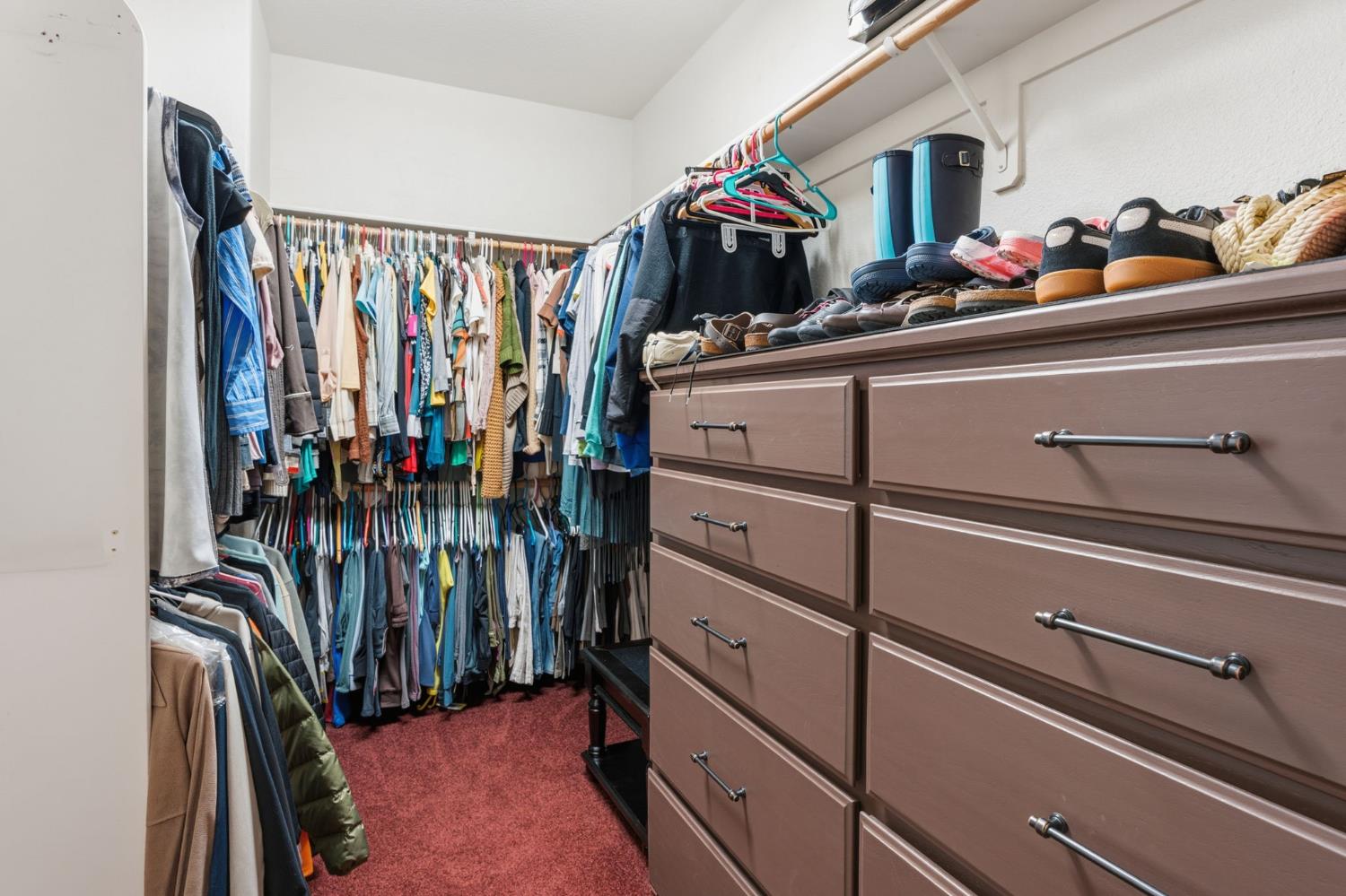 2689 E Sean Ave, Fresno, CA 93720