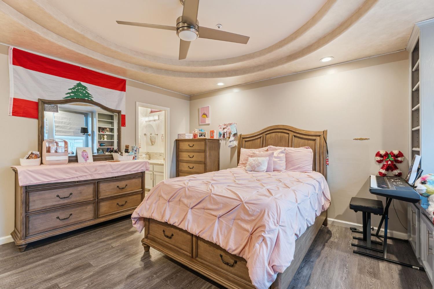 2689 E Sean Ave, Fresno, CA 93720