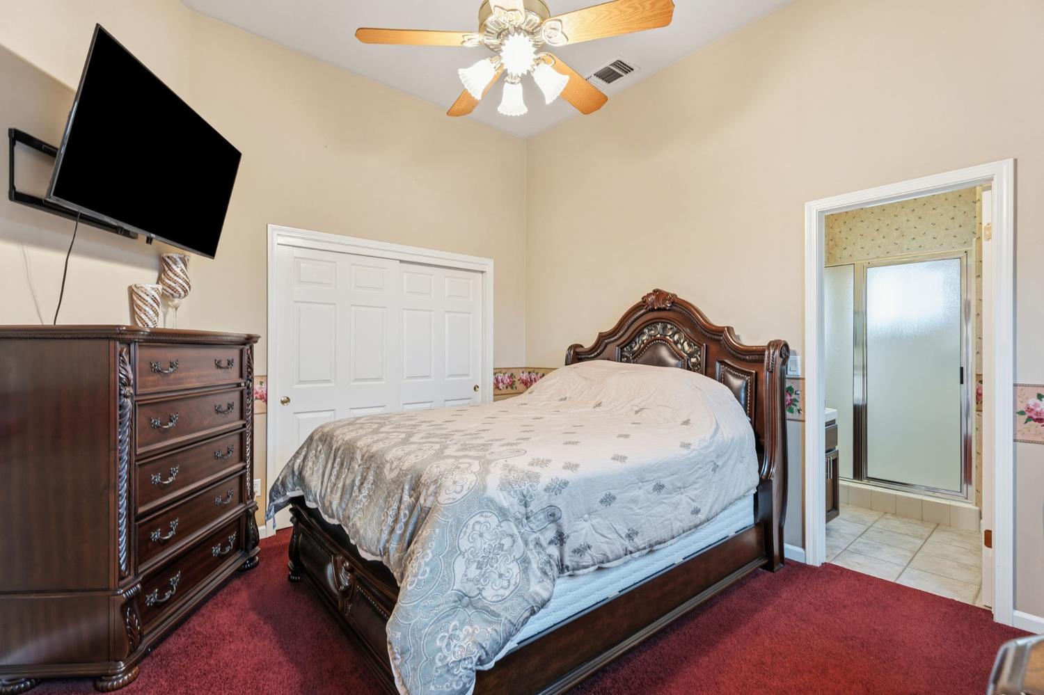 2689 E Sean Ave, Fresno, CA 93720