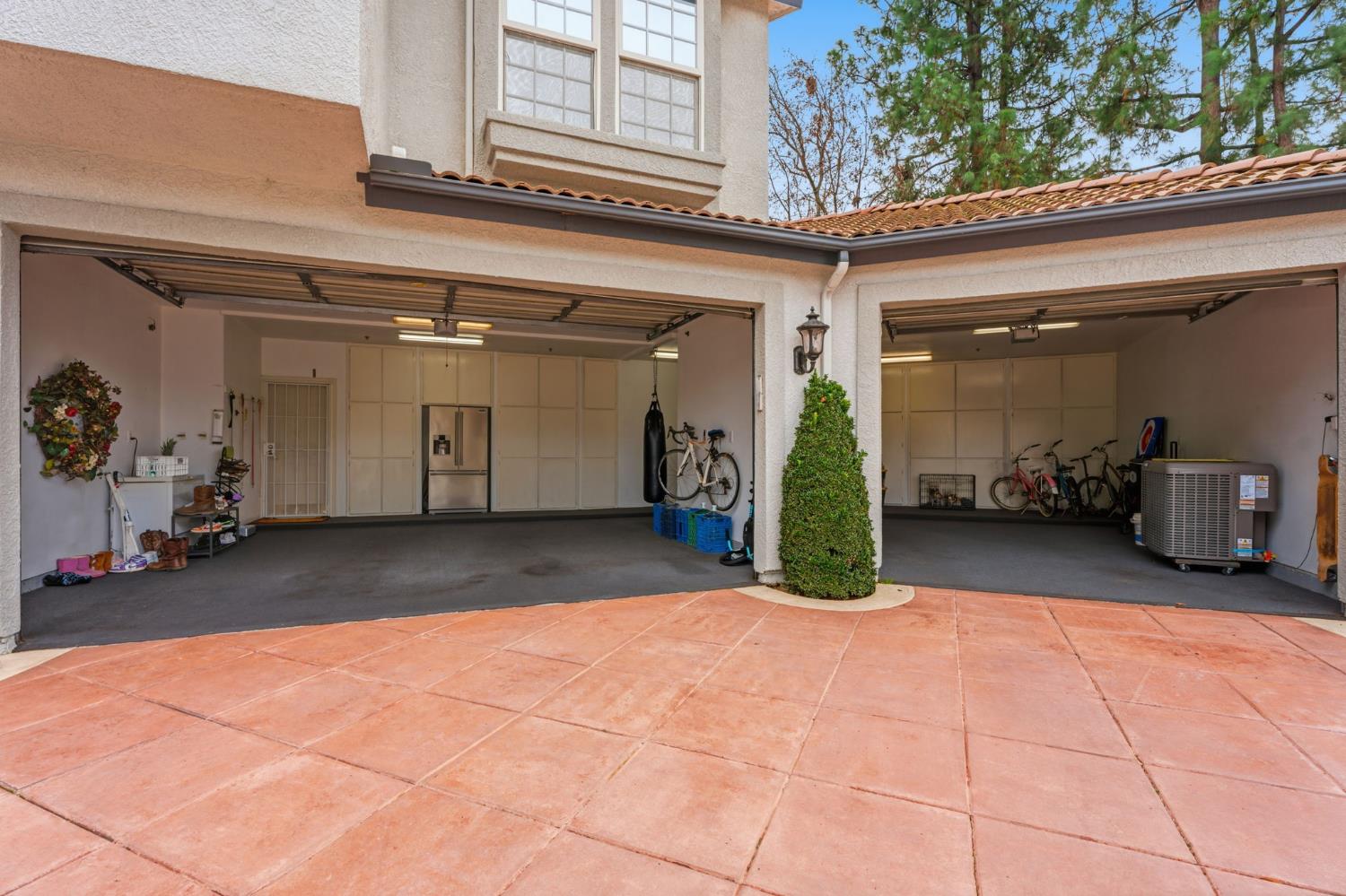 2689 E Sean Ave, Fresno, CA 93720