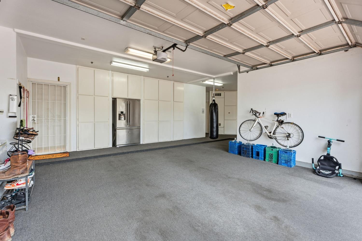 2689 E Sean Ave, Fresno, CA 93720