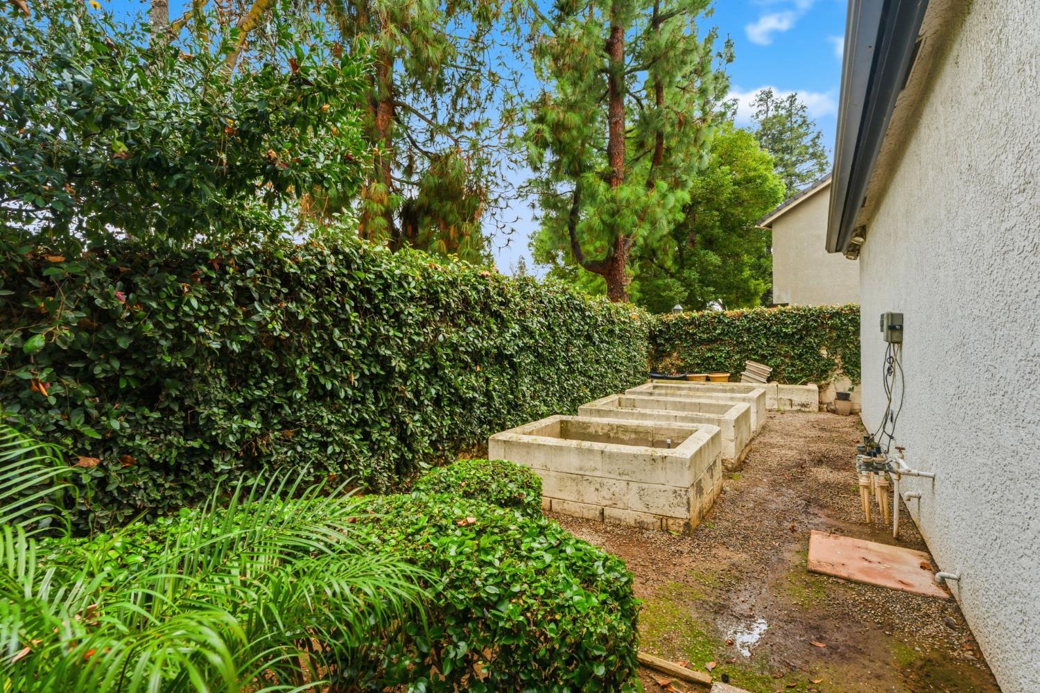 2689 E Sean Ave, Fresno, CA 93720