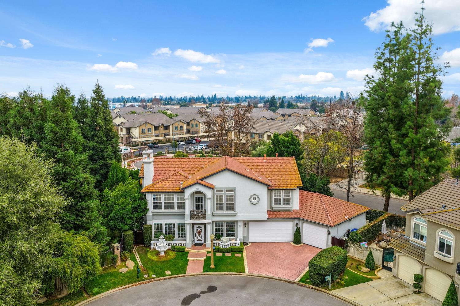 2689 E Sean Ave, Fresno, CA 93720