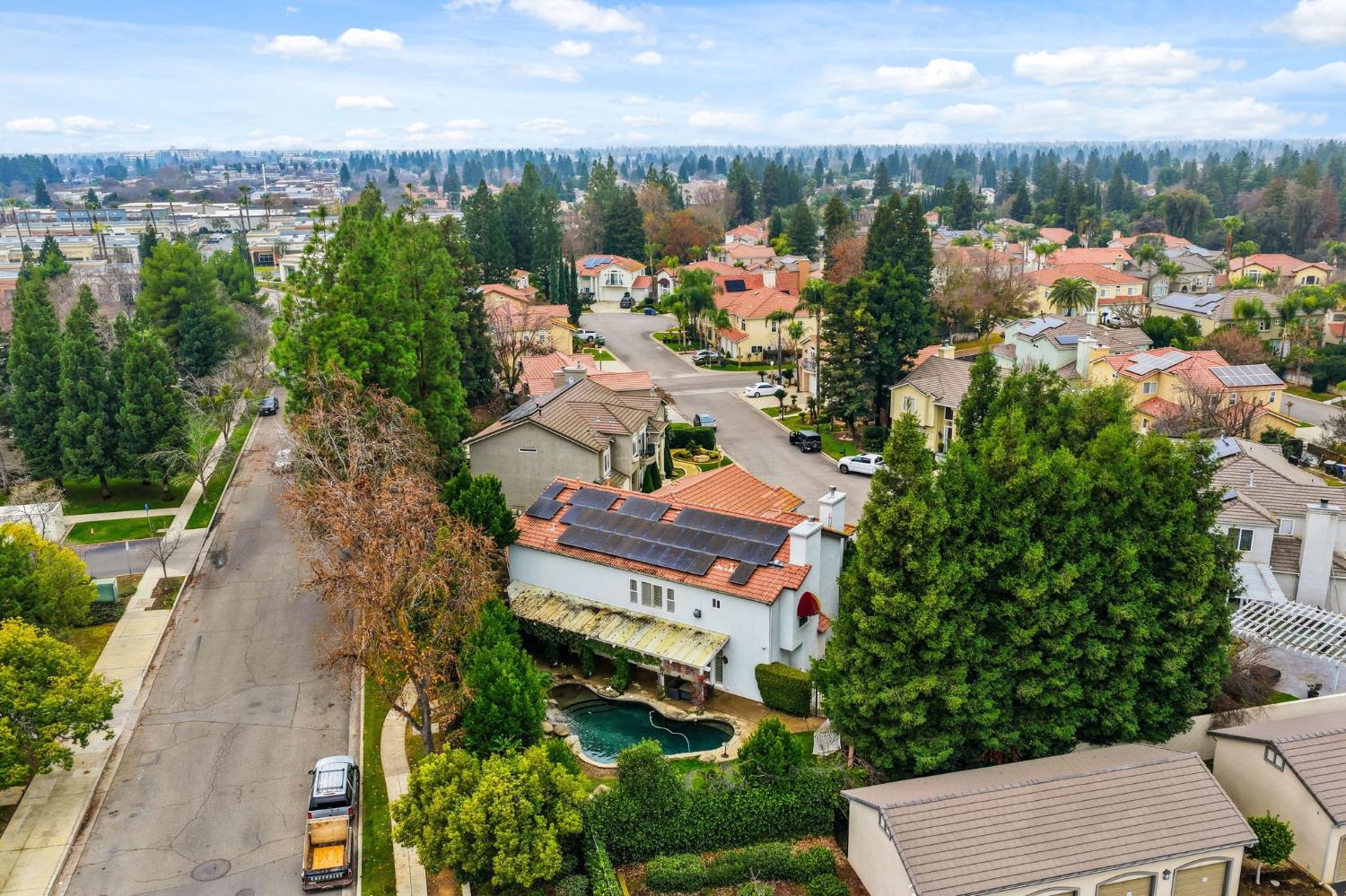 2689 E Sean Ave, Fresno, CA 93720