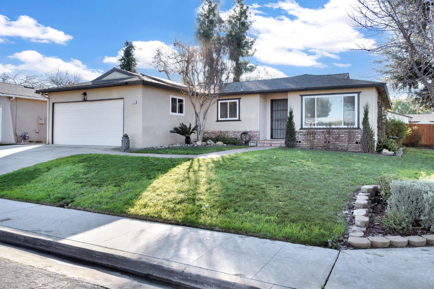 1408 Alamos Ave, Clovis, CA 93611