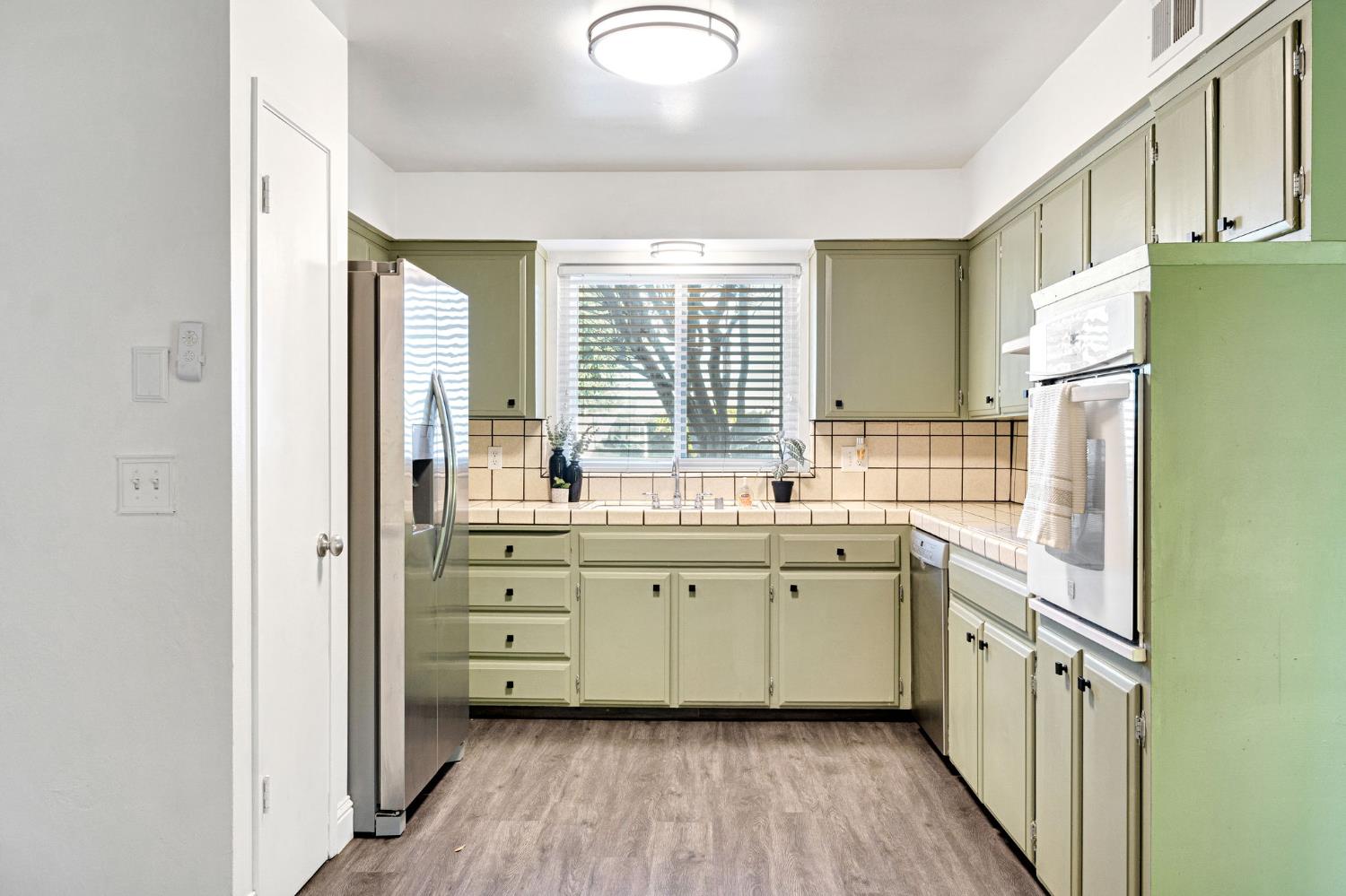 1408 Alamos Ave, Clovis, CA 93611