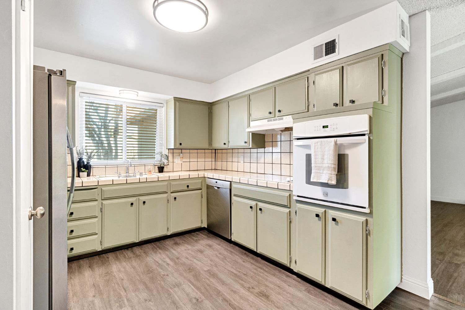 1408 Alamos Ave, Clovis, CA 93611