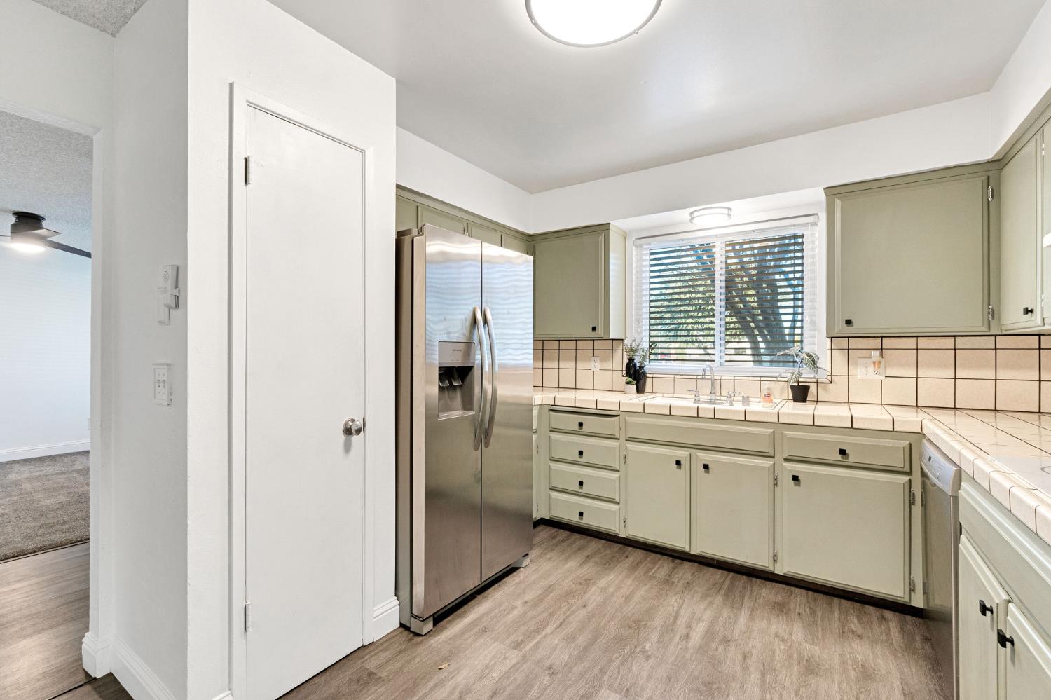 1408 Alamos Ave, Clovis, CA 93611