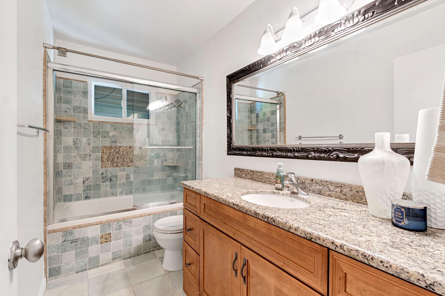 1408 Alamos Ave, Clovis, CA 93611