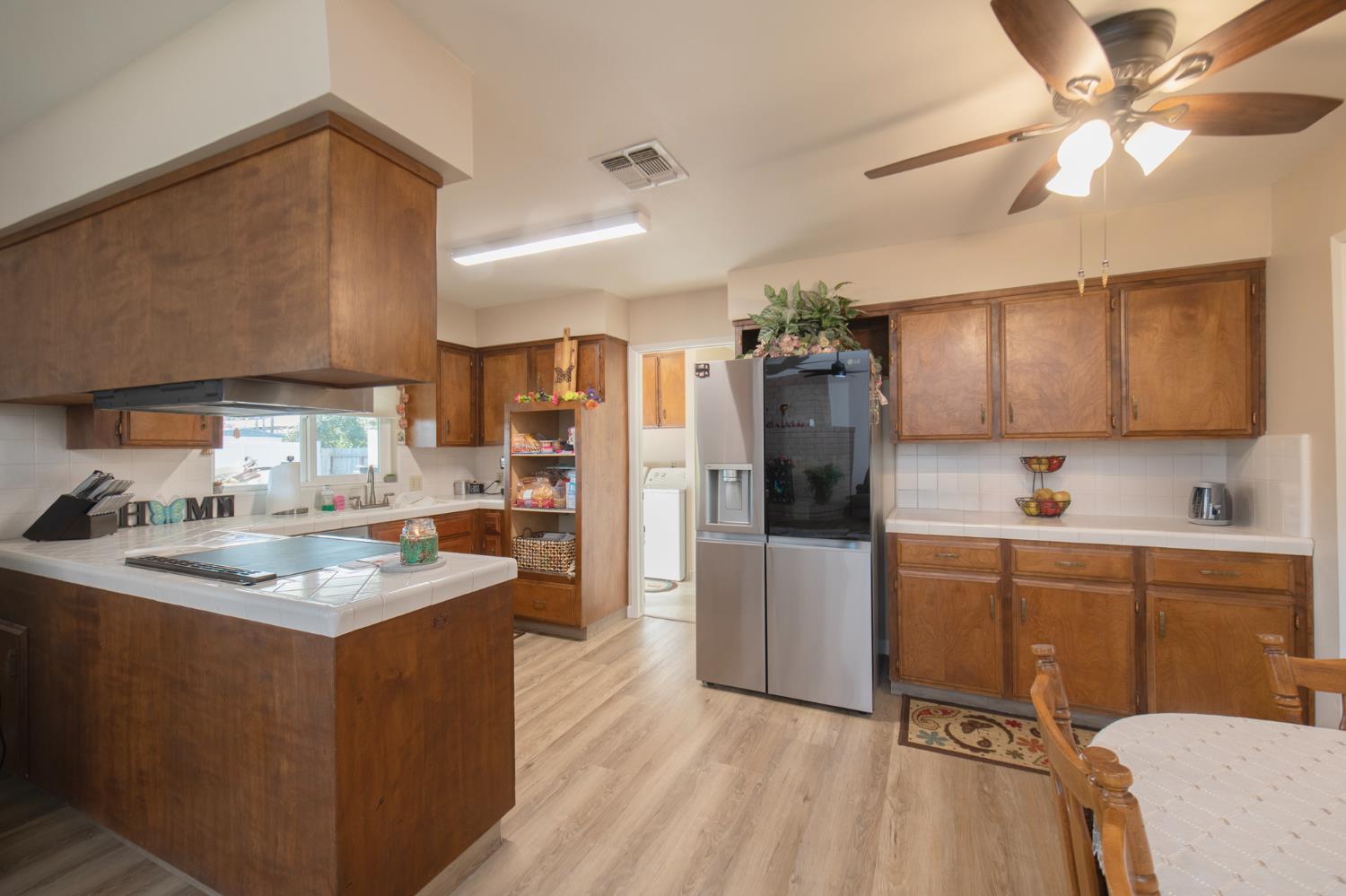 1125 W Sierra Ave, Fresno, CA 93711