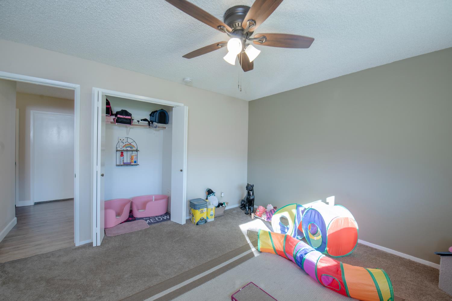 1125 W Sierra Ave, Fresno, CA 93711