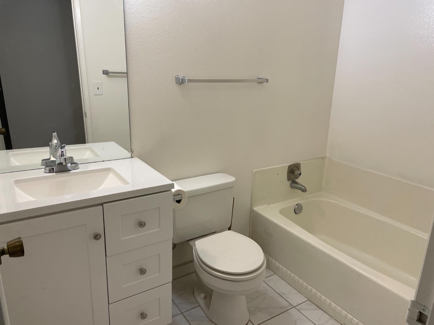 14853 W Middleton, Kerman, CA 93630