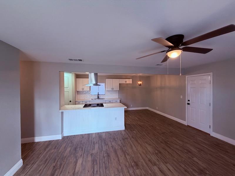 930 I St, Sanger, CA 93657